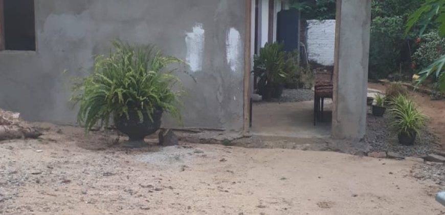 Land with House for Sale in Menikhinna