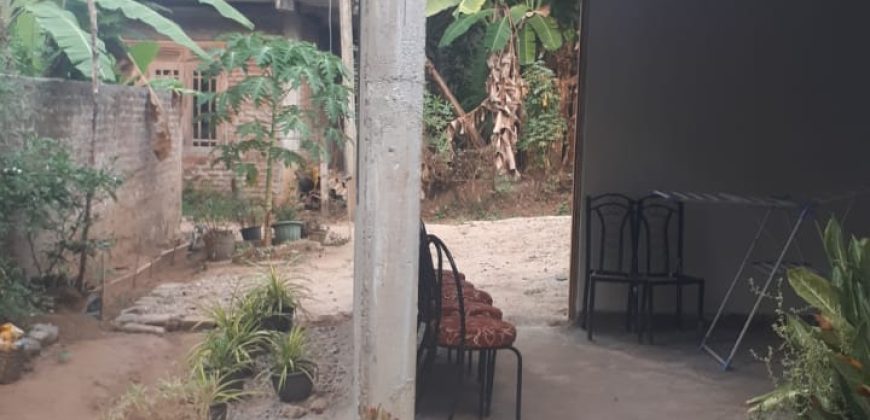 Land with House for Sale in Menikhinna