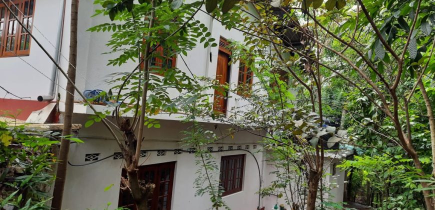 House for Sale in Talathuoya, Kandy