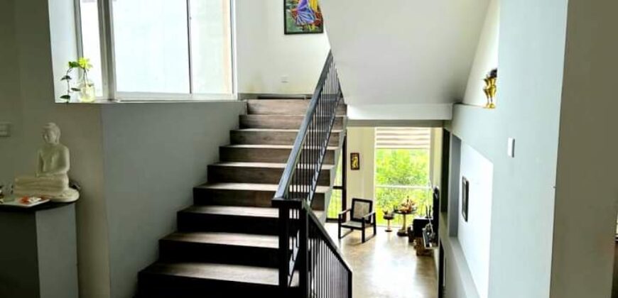 Modern House for Sale in Kiribathkumbura, Kandy